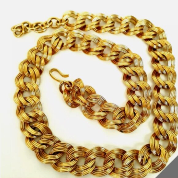 Monet Chunky Adjust. Double Ribbed Link Chain Necklace Gold Tone Vintage - Picture 3 of 5